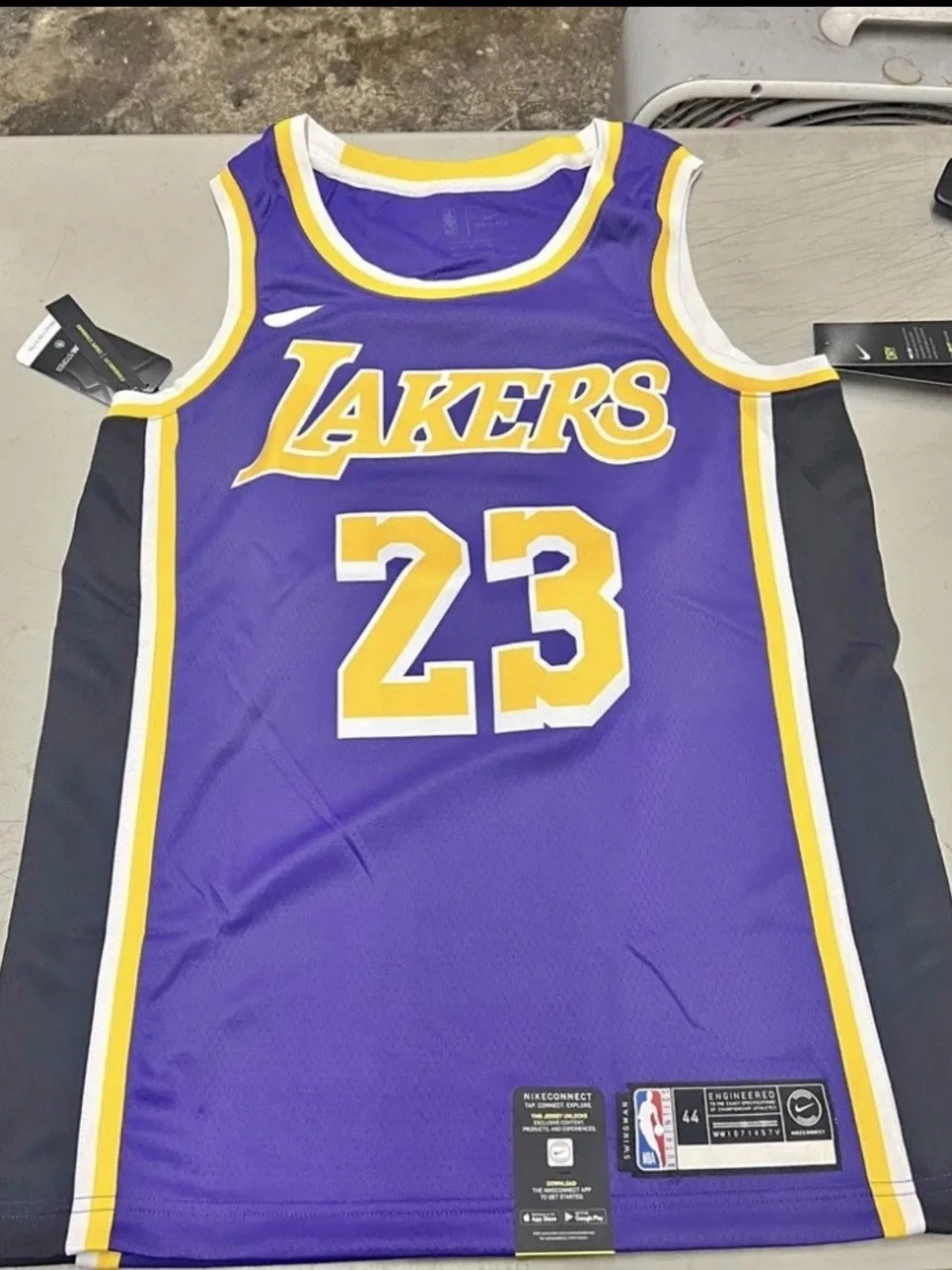6 Lot Lebron James Los Angeles Lakers Swingman Jersey Bundle Size MEDIUM (44)